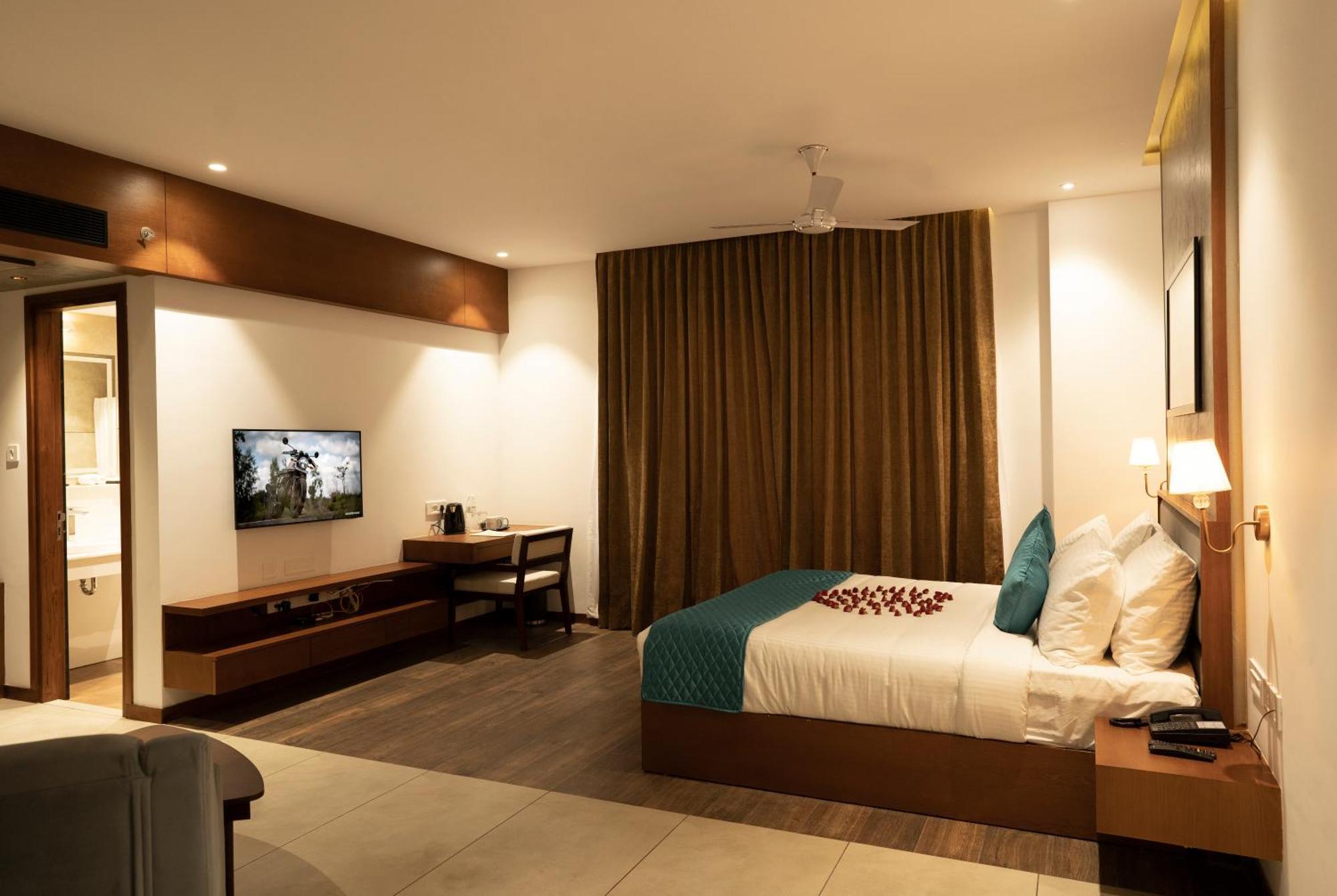 Hotel Gokulam Park Guruvāyūr Extérieur photo
